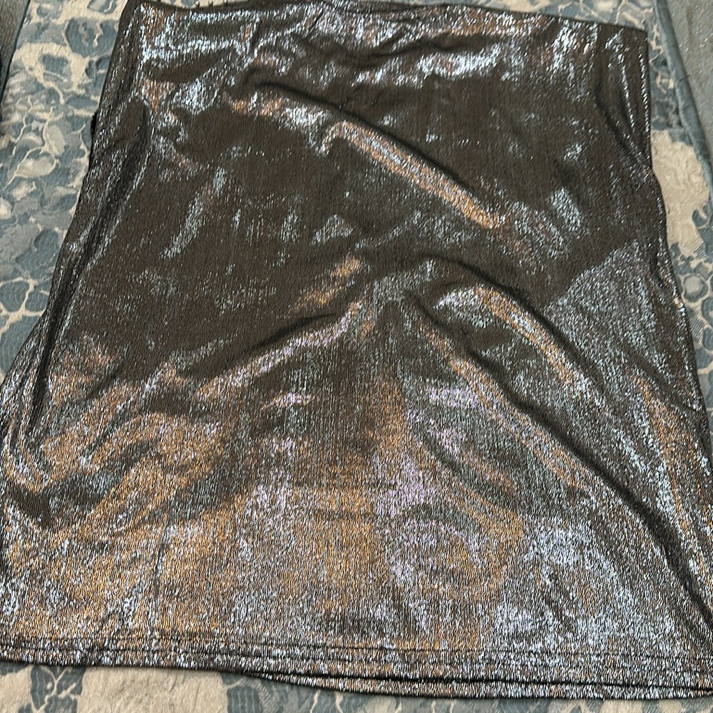Metallic Star Pearl Top. - Picture 5 of 7